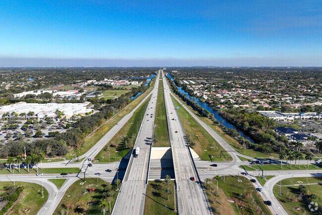 Easy access to the Sawgrass Expressway makes for an easy commute.