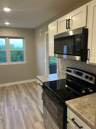 4402 N 52nd St Unit 4, Omaha, NE 68104