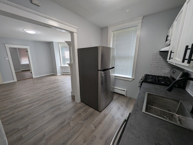 1117 W Main St unit A, Norristown, PA 19401 - photo 4