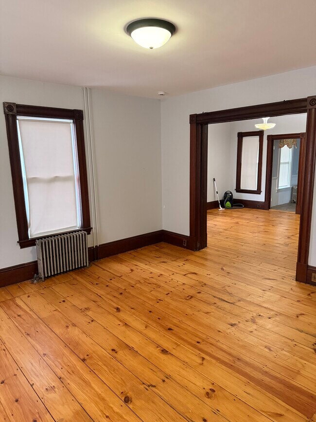 Linving Room/Flex Bedroom