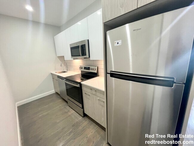 111 Jersey St unit 12, Boston, MA 02215 - photo 4