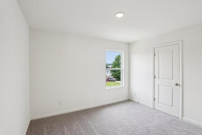 25 Rykill Way, Palm Coast, FL 32164 - photo 4