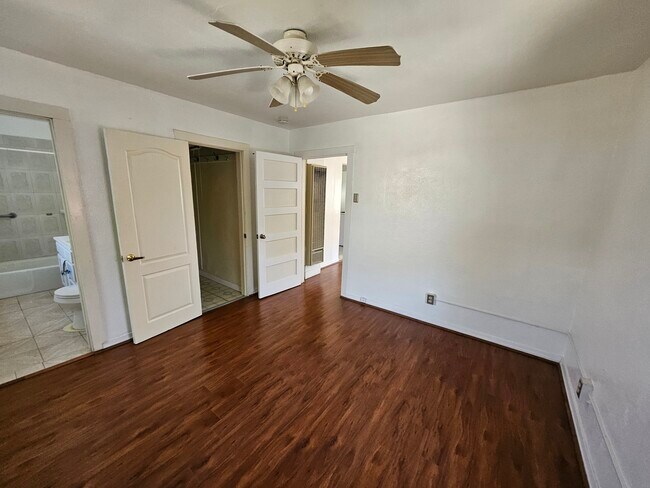 657 W Oliver St, San Pedro, CA 90731 - photo 7