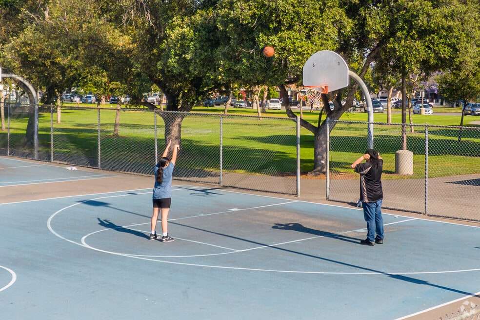 NH_ShadowRun_544813_P2_V1_MC_070524