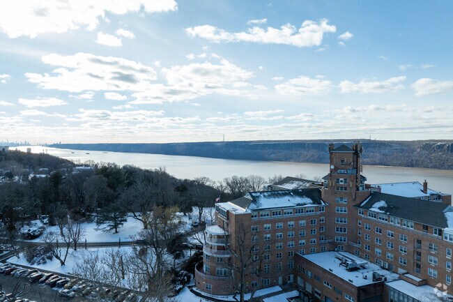 Hudson Lab School is beautifully set along side the Hudson River.