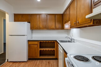 4444 State St, Saginaw, MI 48603