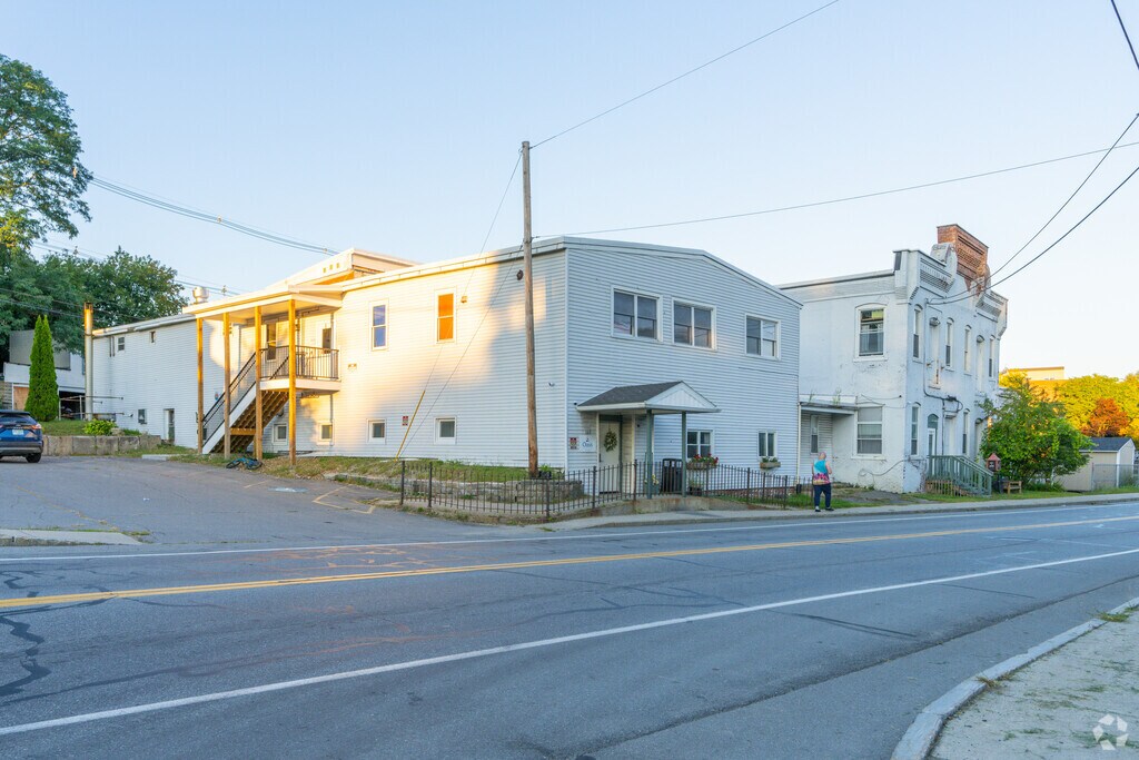 River View Chartered Public School is a short drive from downtown Claremont.