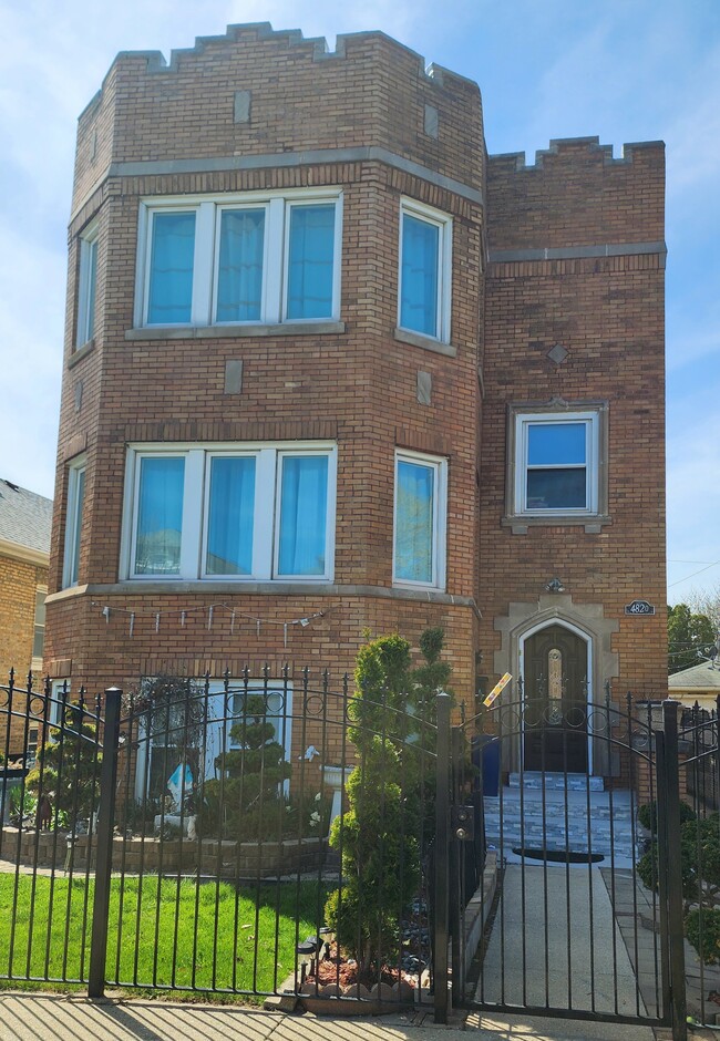 4820 S Keeler Ave Unit 2, Chicago, IL 60632