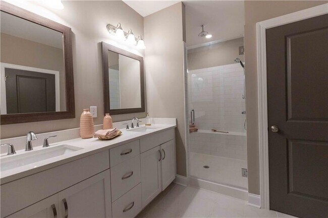 5154 Bandolino Ln unit 314, Peachtree Corners, GA 30092 - photo 6