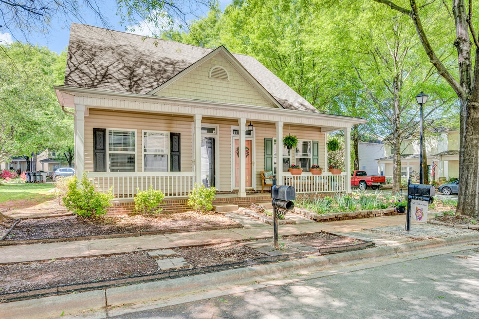 12708 Cross Dale Dr, Huntersville, NC 28078 - photo 1