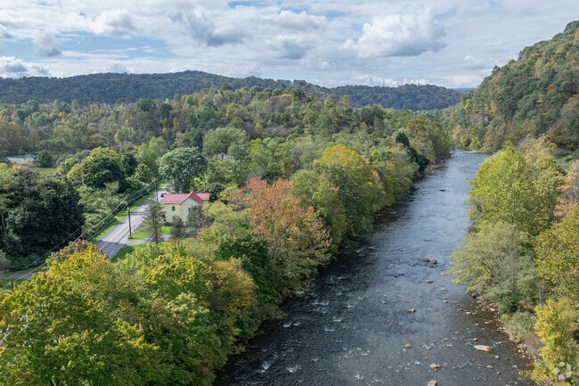 The Stony Creek River crosses Conemaugh and offers fishing and tubing in the summer.
