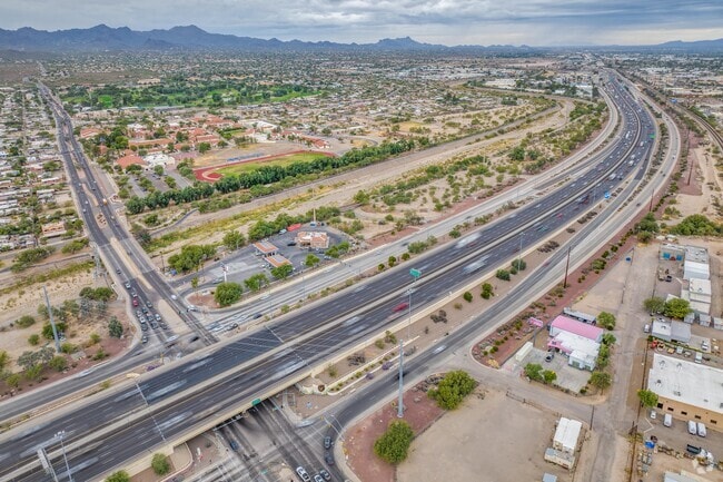 The Tucson Arizona suburb of Ward 1 borders Interstate 10 for easy access to Phoenix and beyond