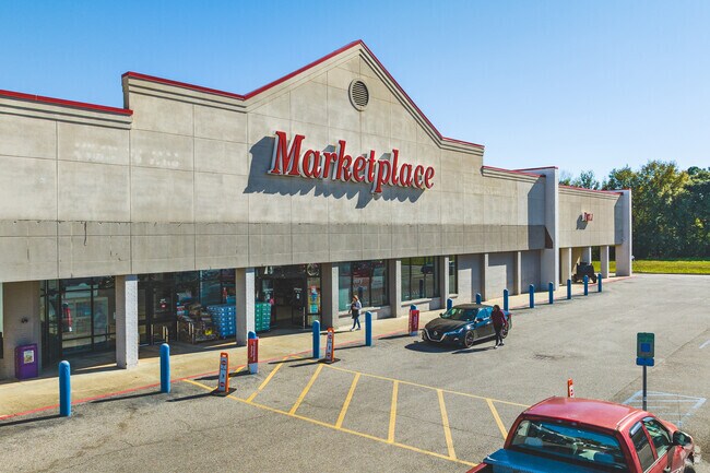 Winn Dixie is where many Bell Aire residents shop for groceries.