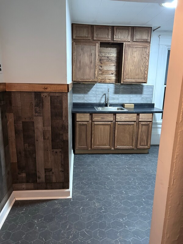 1201 7th Ave unit 3, Rock Island, IL 61201 - photo 2