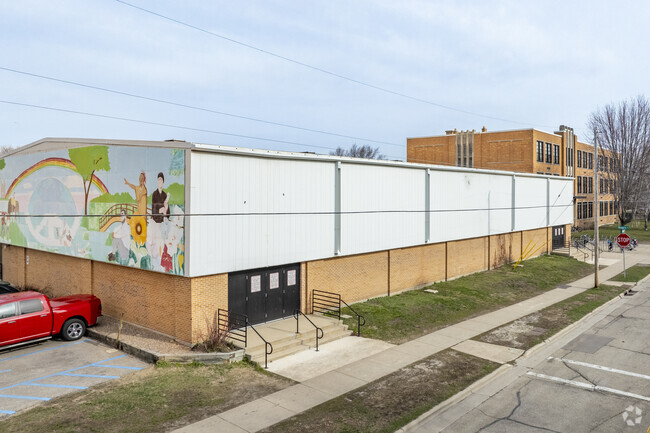 O'Keeffe Middle School in Marquette, Madison earned a B+ from Niche.com.