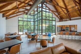 1500 Thomas Lake Pointe Rd, Eagan, MN 55122
