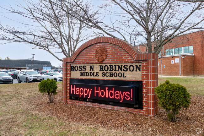 Ross N. Robinson Middle School serves grades 6-8 in the Kingsport City School District.