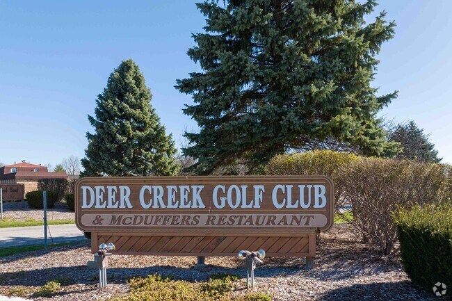 Deer Creek Golf Club has a very nice golf course and is near the Crete area.