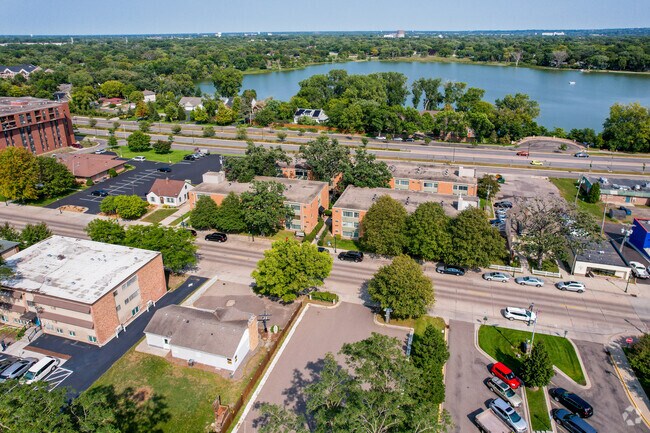Robinwood Apartments, Minneapolis, MN 55422 - photo 7