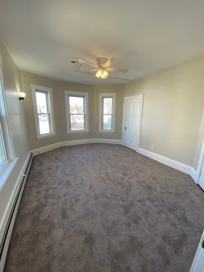 19 Whitman Ave Unit 2W, Whitman, MA 02382