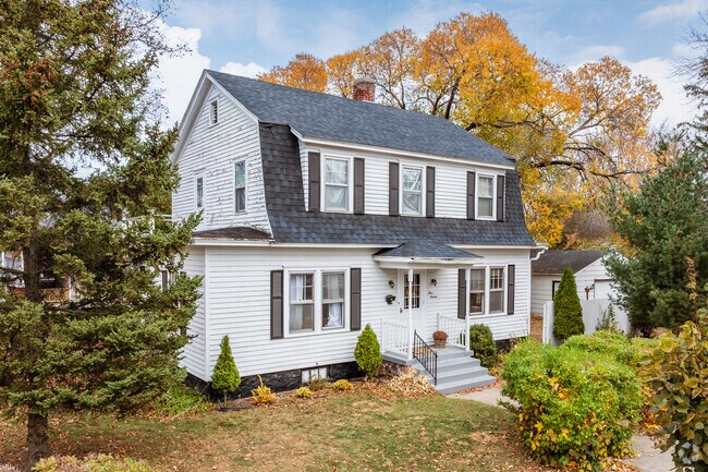 Colonial inspired architecture can be found throughout Southwest Jones.
