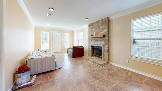 13703 Cambourne Dr, Pflugerville, TX 78660 - photo 3