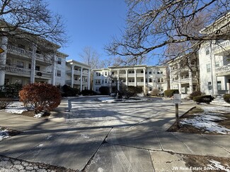 138 Middlesex Rd Unit 1, Chestnut Hill, MA 02467
