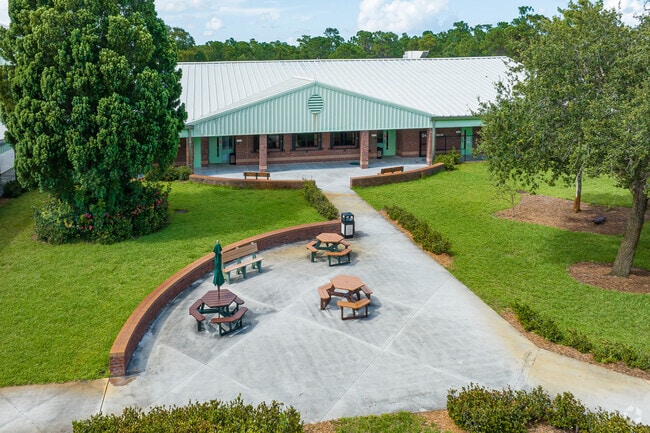 Bessey Creek Elementary School has a court yard and sitting area for lunch.