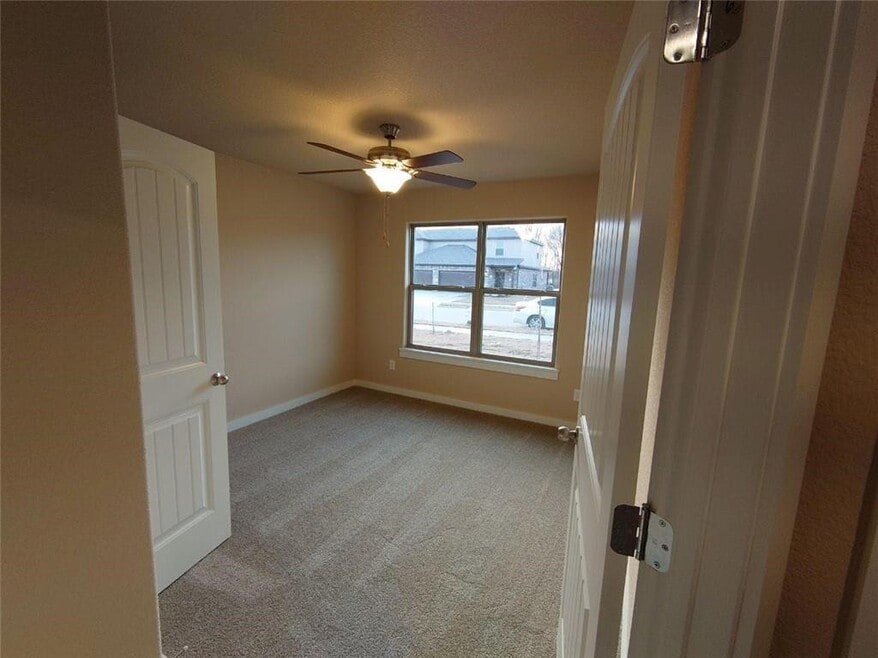 512 Vee St, Centerton, AR 72719 - photo 1