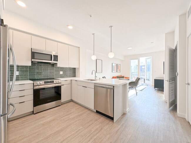 Kara, Los Angeles, CA 90005 - photo 3