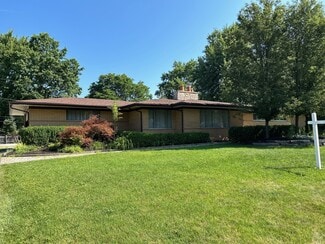 2558 Avonhurst Dr, Troy, MI 48084