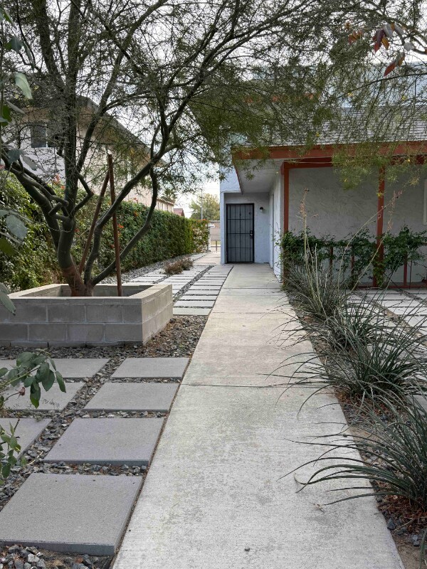 821 Karma Ct Unit B, Bakersfield, CA 93307