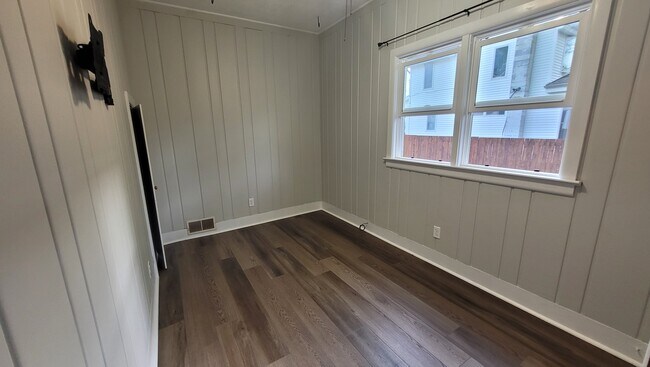 201 14th St unit 2, Winona Lake, IN 46590 - photo 4