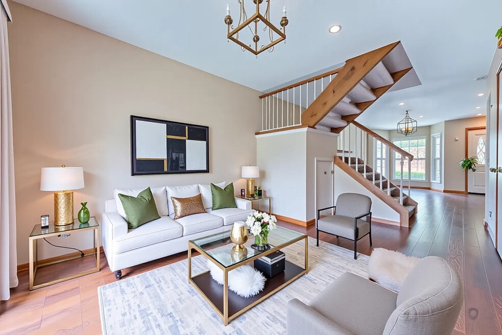 1915 Brighton St, Downers Grove, IL 60516 - photo 1