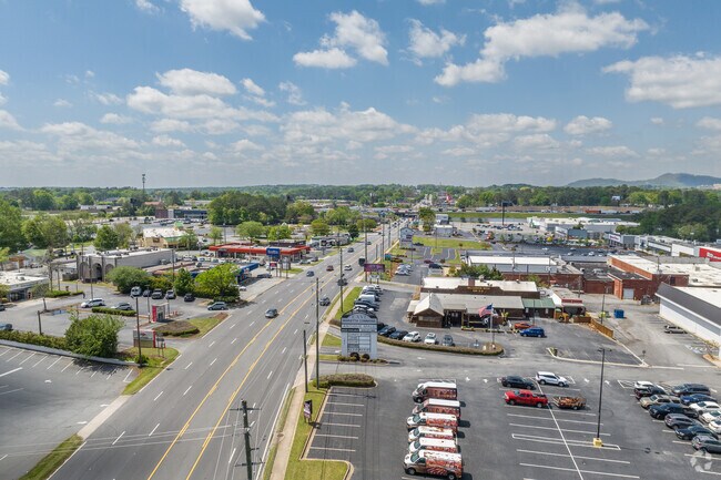 Powers Park is conveniently located near an abundance of retailer and restaurants.