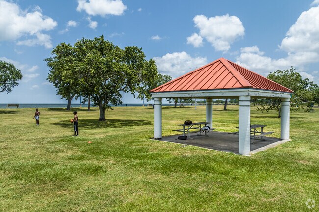 You will find greenspace along the Lake Pontchartrain shoreline just north of Milneburg.
