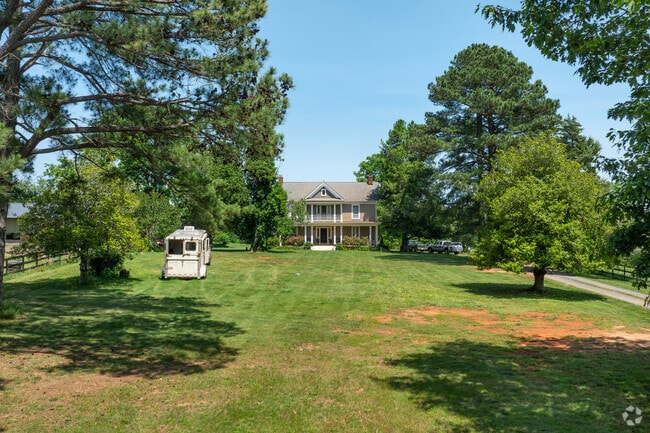 Farmhouses in Scottsville VA, sit on sprawling acres of land.