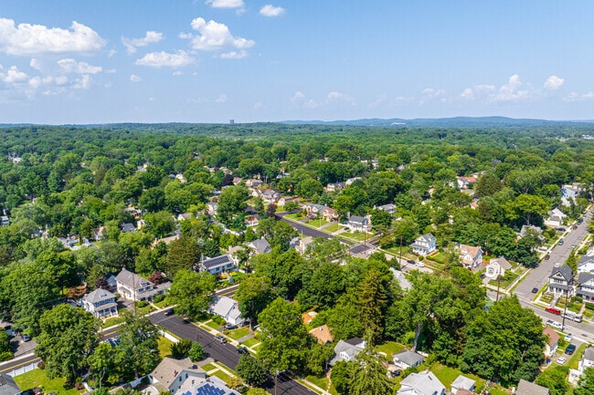 The Hillsdale neighborhood is a great place to live, work and play.