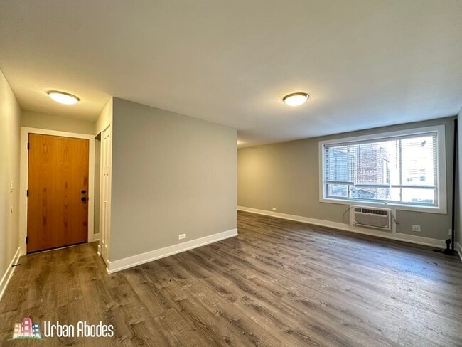 527 W Surf St unit A04C, Chicago, IL 60657 - photo 2