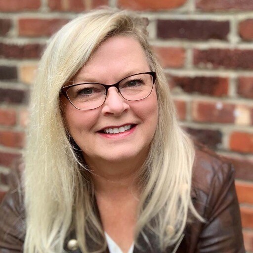 Michele Davis | Real Estate Agent in Overland Park, KS - Homes.com