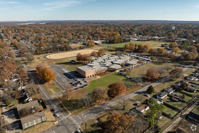 Oak Park Elementary is a public elementary school in Delano Park.