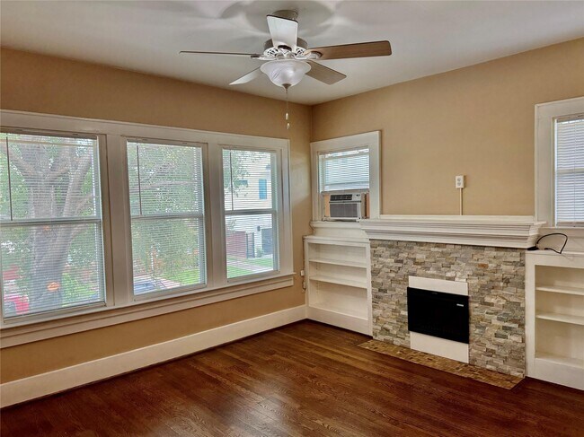 2010 Crocker St unit 3, Houston, TX 77006 - photo 6