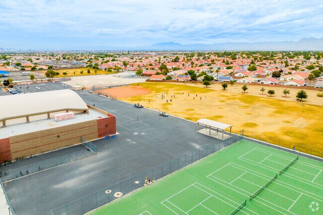Clifford Middle School Photo 6