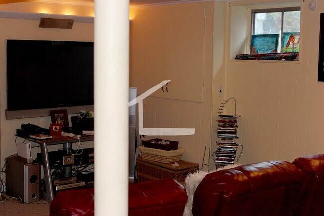 39 Donnybrook Rd, Brighton, MA 02135 - photo 7