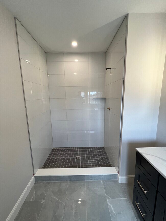 108 Vinton St unit 3, Providence, RI 02909 - photo 3