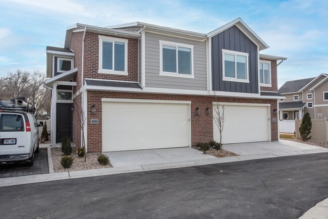 602 E Fort Union Blvd, Midvale, UT 84047 - photo 2