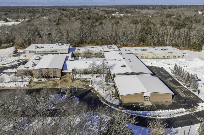 Old Hammondtown Elementary: Dedicated faculty, modern facilities, academic excellence.