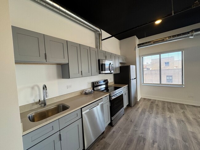 Civic Center Plaza Apartments, Peoria, IL 61602 - photo 4