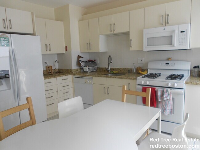 63 Fairbanks St unit 2, Brighton, MA 02135 - photo 2