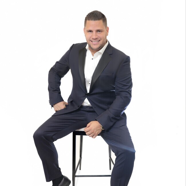 Agent Photo